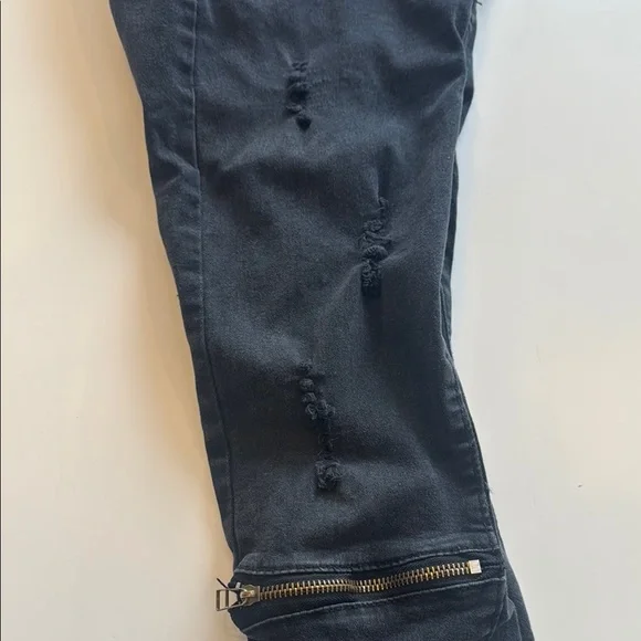 Sale 3/15 Kids size 14 black skinny jeans. - Picture 3 of 4